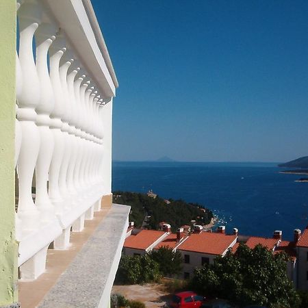 Egidio Gigi Bellich Holiday Apartments Family Houses Рабац Стая снимка