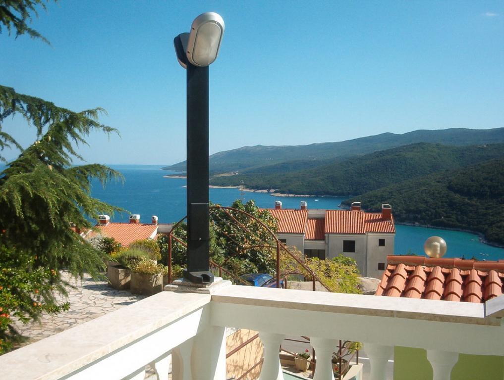 Egidio Gigi Bellich Holiday Apartments Family Houses Рабац Стая снимка