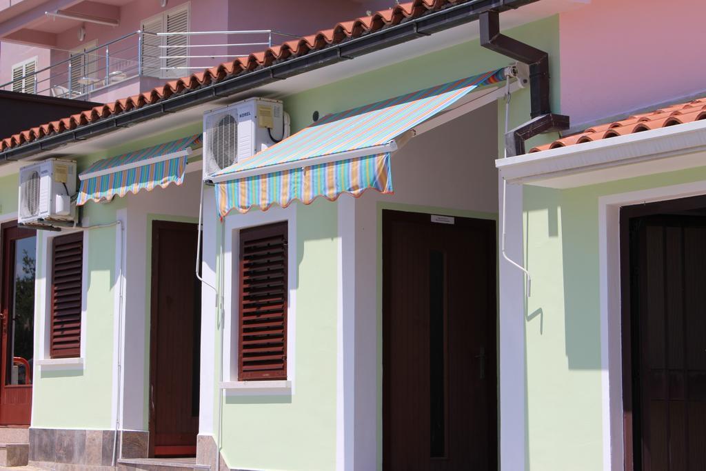 Egidio Gigi Bellich Holiday Apartments Family Houses Рабац Екстериор снимка