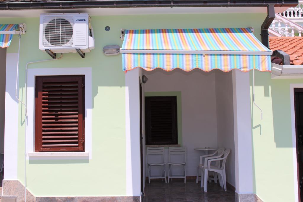 Egidio Gigi Bellich Holiday Apartments Family Houses Рабац Екстериор снимка