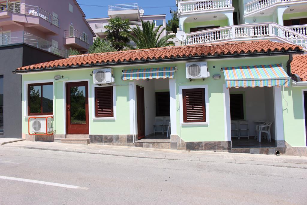 Egidio Gigi Bellich Holiday Apartments Family Houses Рабац Екстериор снимка